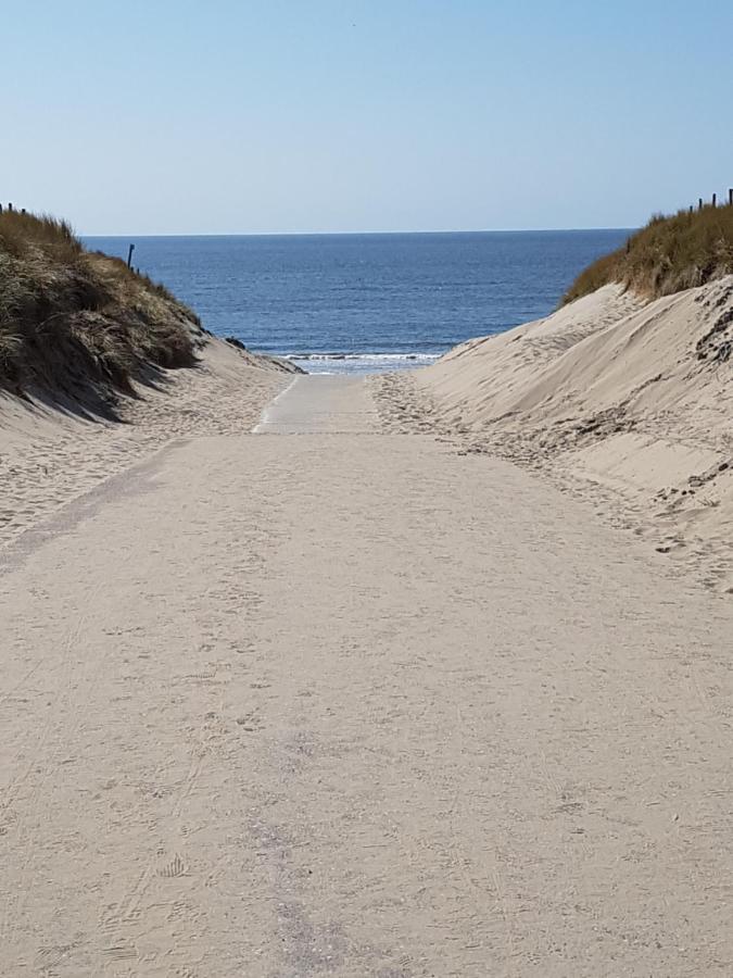 Romantisch Huisje Nabij Het Strand Met Uitzicht Op De Tulpenvelden Julianadorp Exteriér fotografie